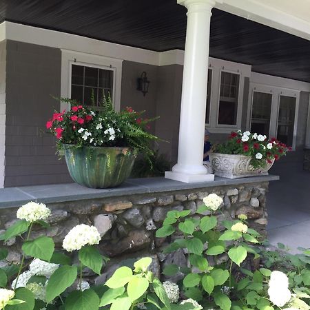 Hilltop House Bed & Breakfast Amenia Exterior foto