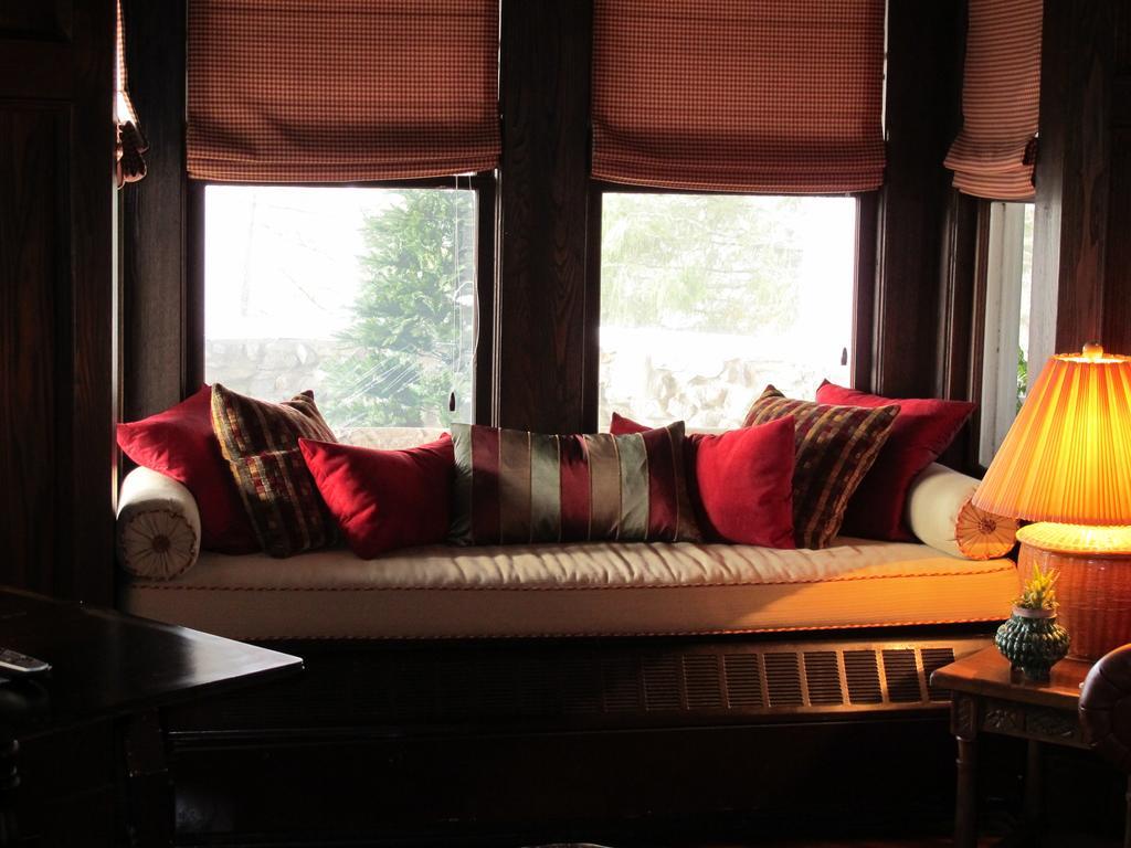Hilltop House Bed & Breakfast Amenia Exterior foto