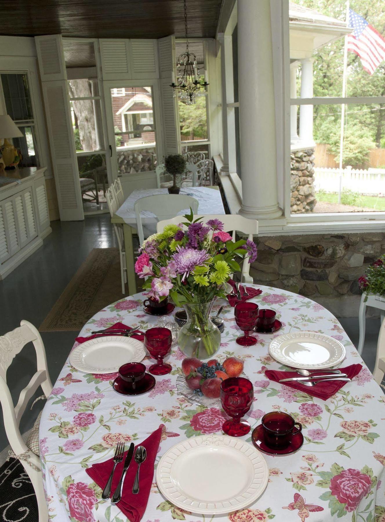 Hilltop House Bed & Breakfast Amenia Exterior foto