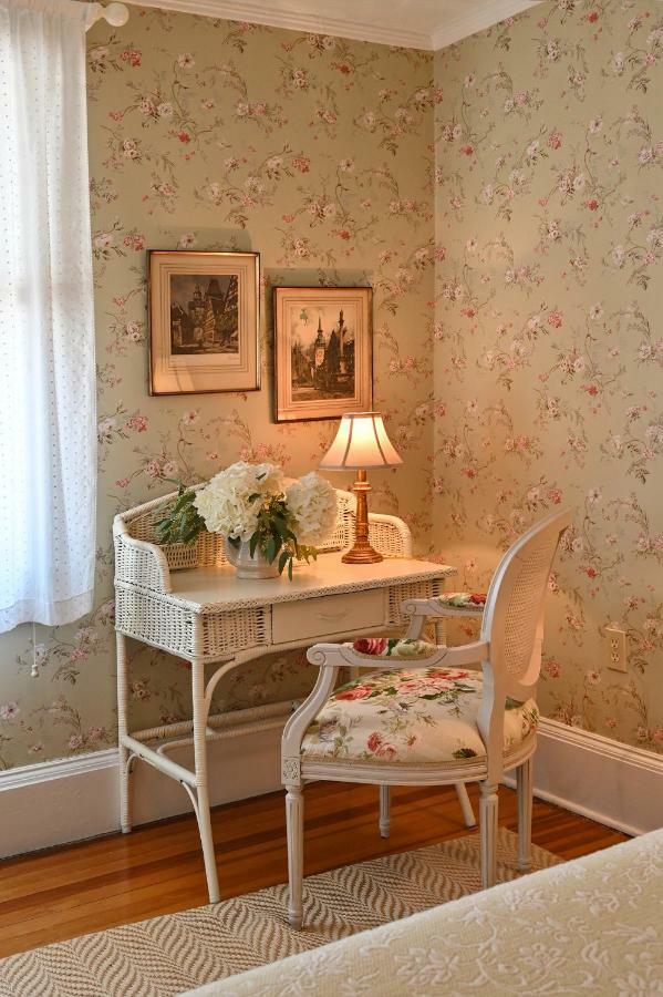 Hilltop House Bed & Breakfast Amenia Exterior foto