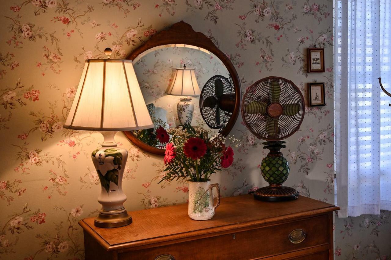 Hilltop House Bed & Breakfast Amenia Exterior foto
